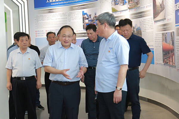 新鄉市政府市長魏建平到長城機械調研督導“萬人助萬企”活動開展情況