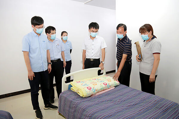 新鄉長城員工向孟莊鎮敬老院捐款 新鄉長城員工向孟莊鎮敬老院捐款