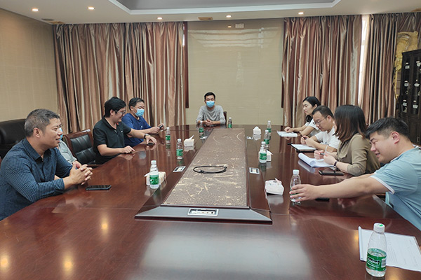 新鄉(xiāng)長(zhǎng)城機(jī)械萬里行團(tuán)隊(duì)走訪客戶 新鄉(xiāng)長(zhǎng)城機(jī)械萬里行團(tuán)隊(duì)走訪客戶